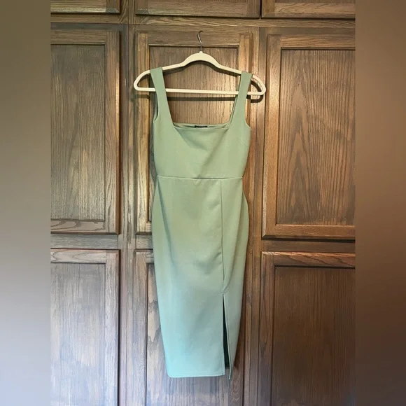 green emerald velvet dress Dress Casual Maxi By Nasty Gal In Green, Size: 22